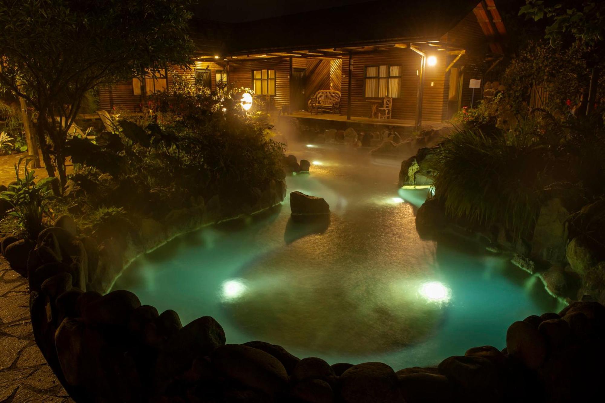 Termas De Papallacta Exterior photo A hot spring in Japan