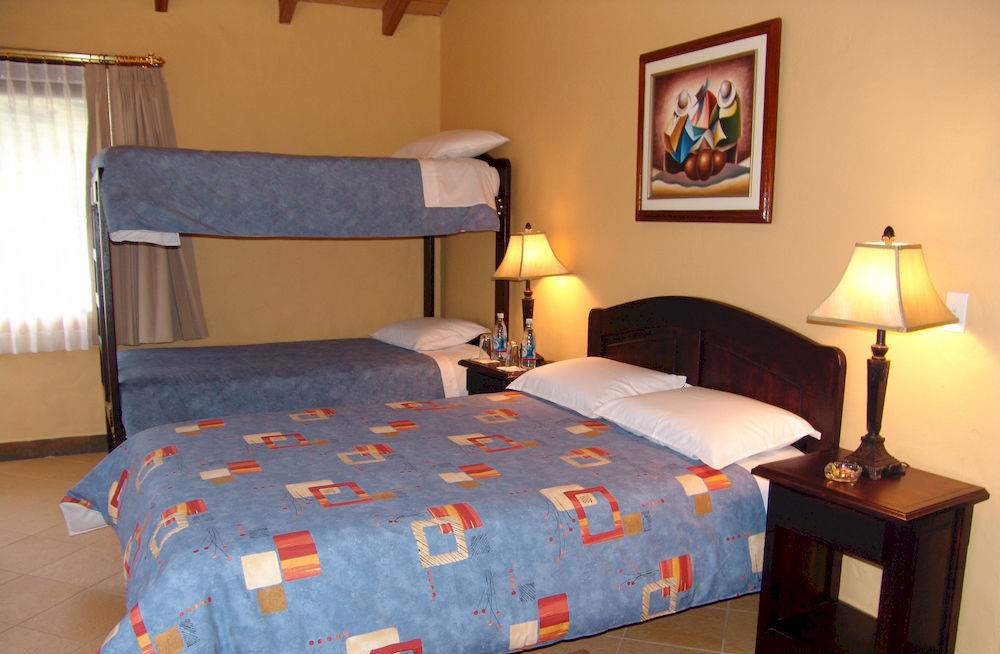 Termas De Papallacta Exterior photo A bunk bed with a double bed